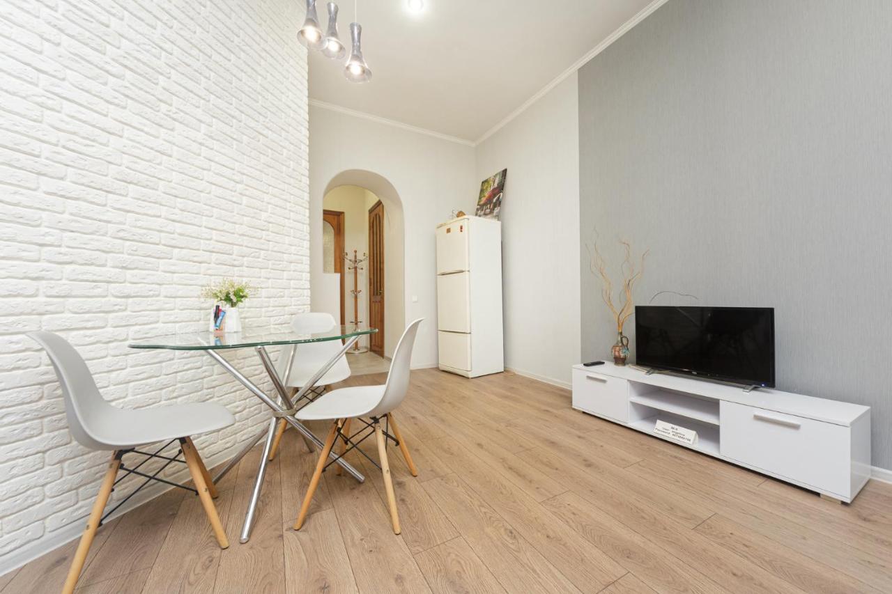 Apartment Zhukovskogo 17 Odessa Esterno foto