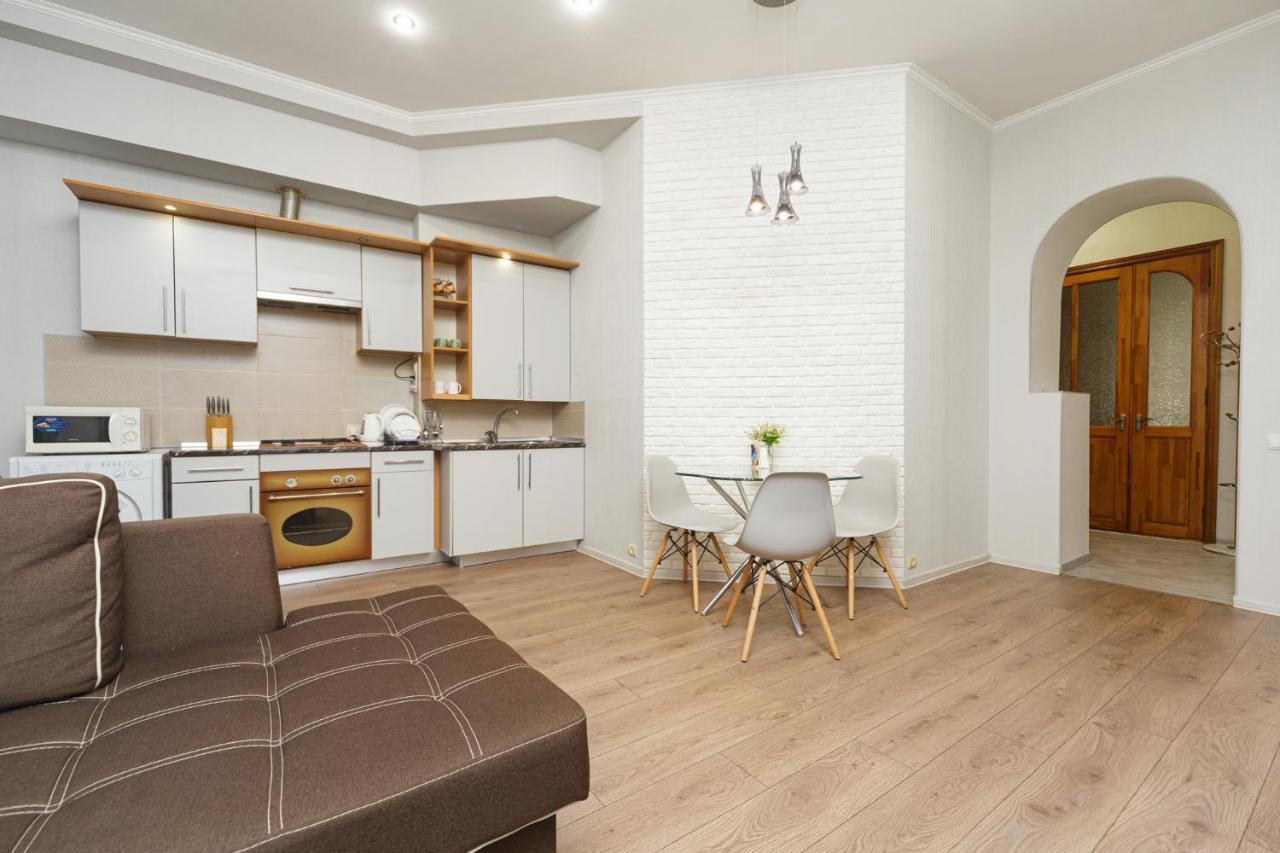 Apartment Zhukovskogo 17 Odessa Esterno foto