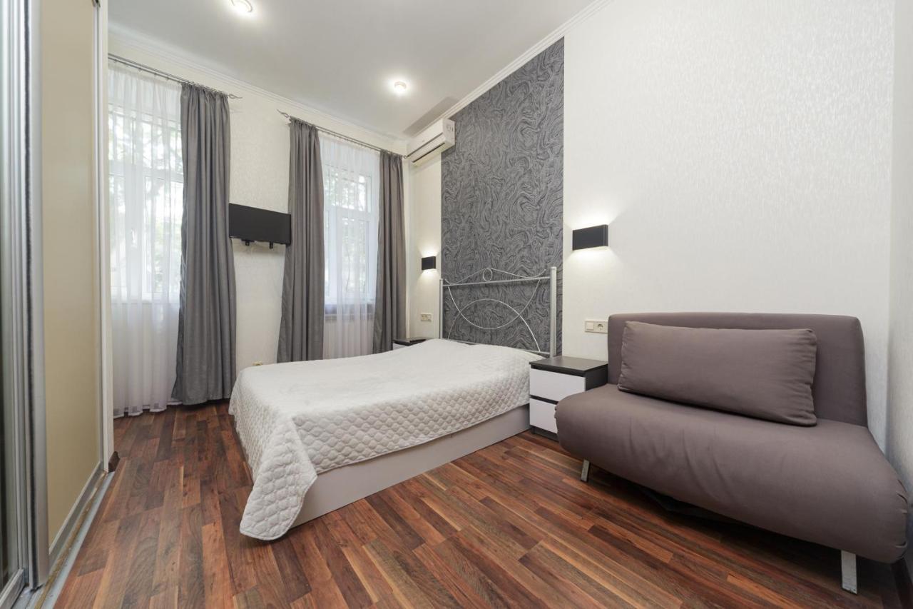 Apartment Zhukovskogo 17 Odessa Esterno foto