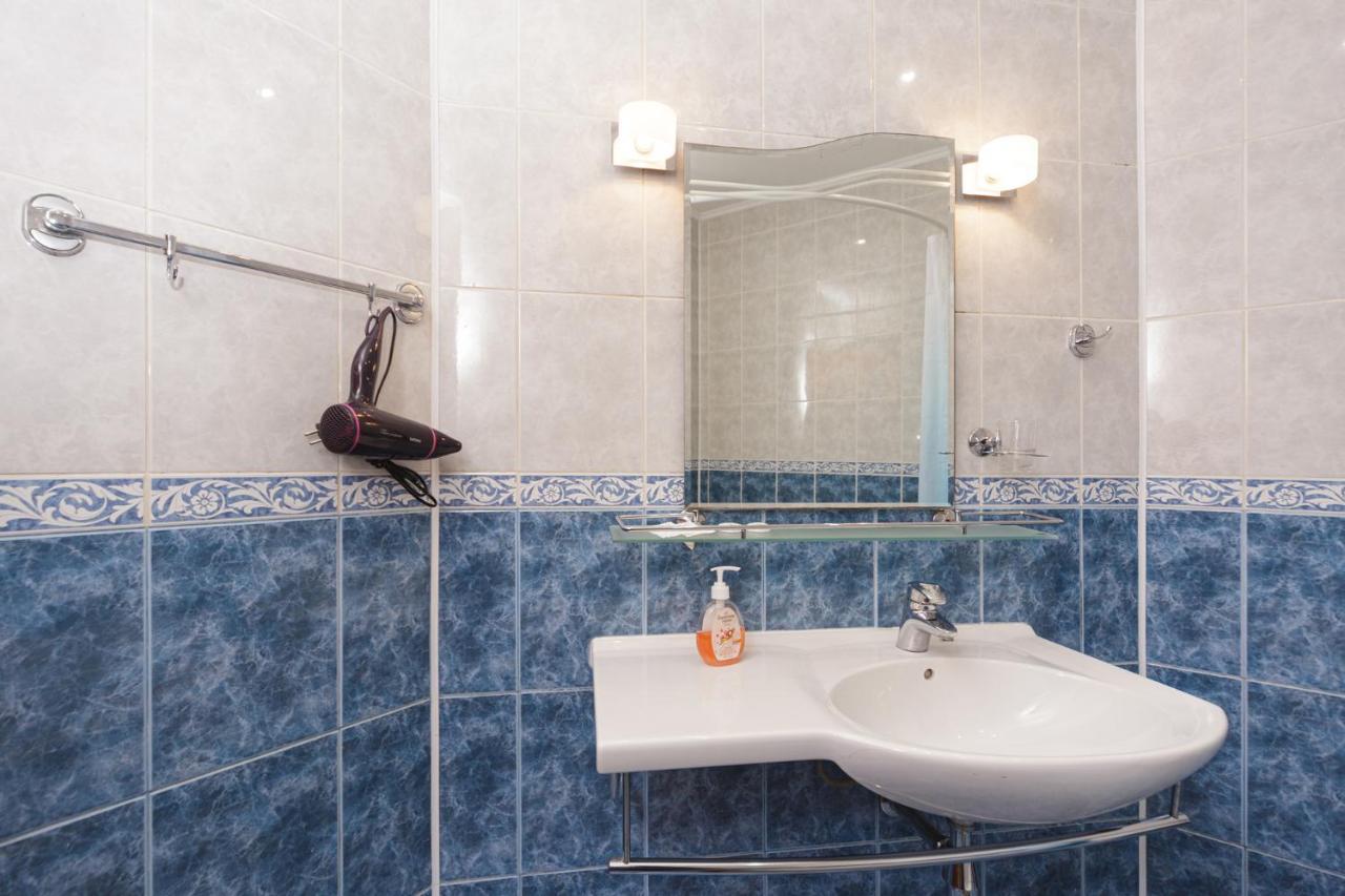 Apartment Zhukovskogo 17 Odessa Esterno foto