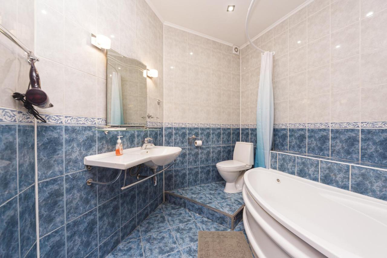 Apartment Zhukovskogo 17 Odessa Esterno foto
